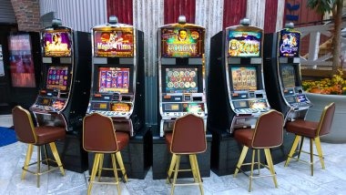 Wild Fireworks slot game interface on joker123 login showing reels and payout table